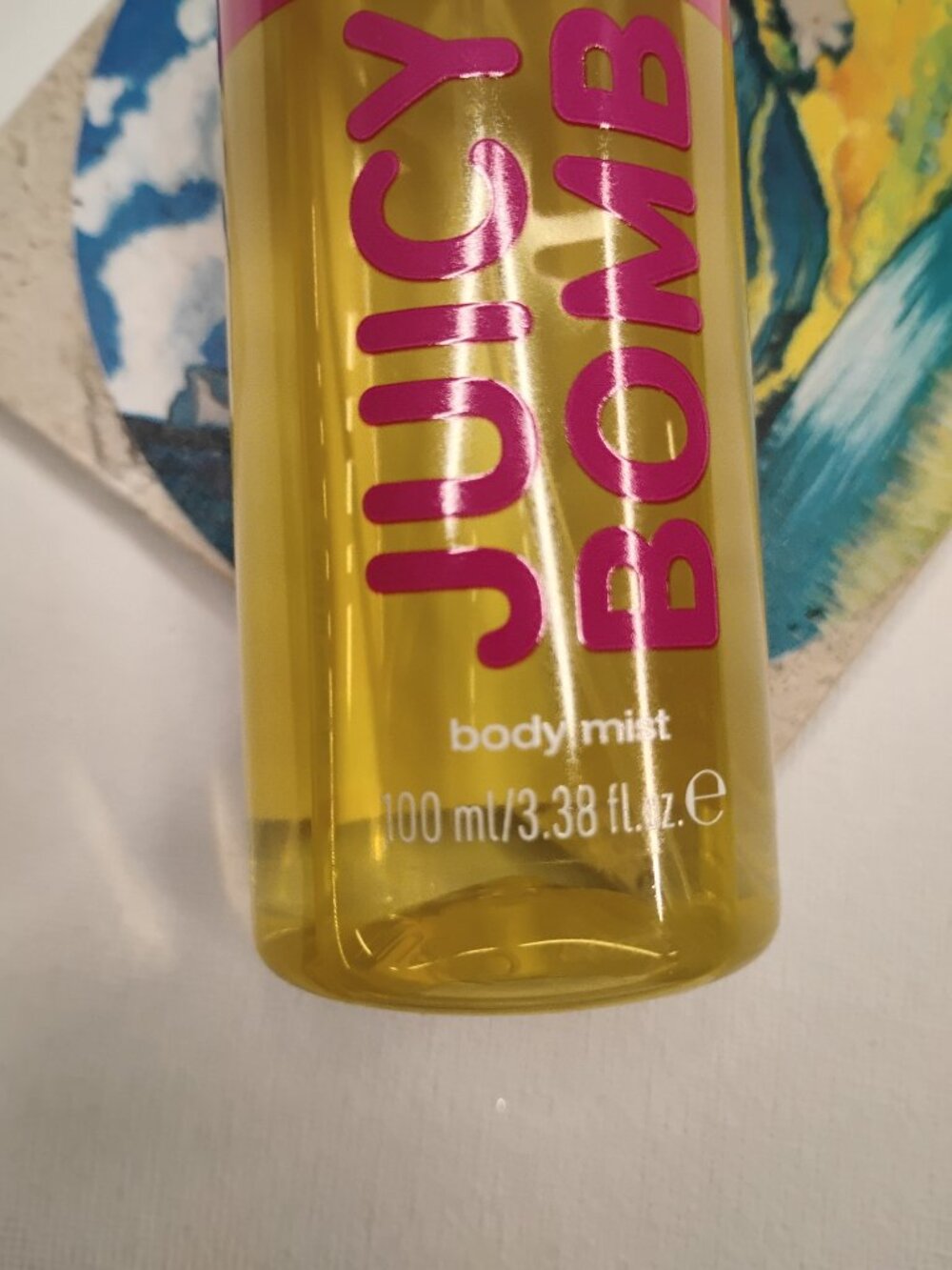 Essence Juicy Bomb Zesty Citrus Mist - 3.38 - Picture 3 of 6